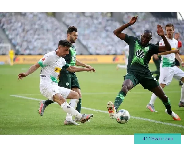 欧冠联赛阶段葡萄牙体育力克巴黎圣日耳曼二比一主场取胜关键战